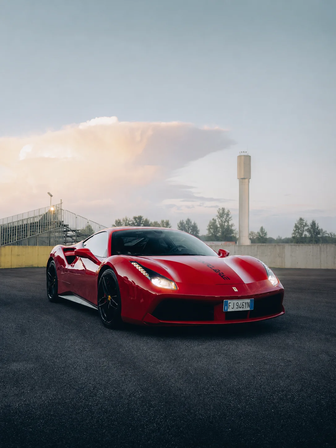 Ferrari 488 rossa su pista