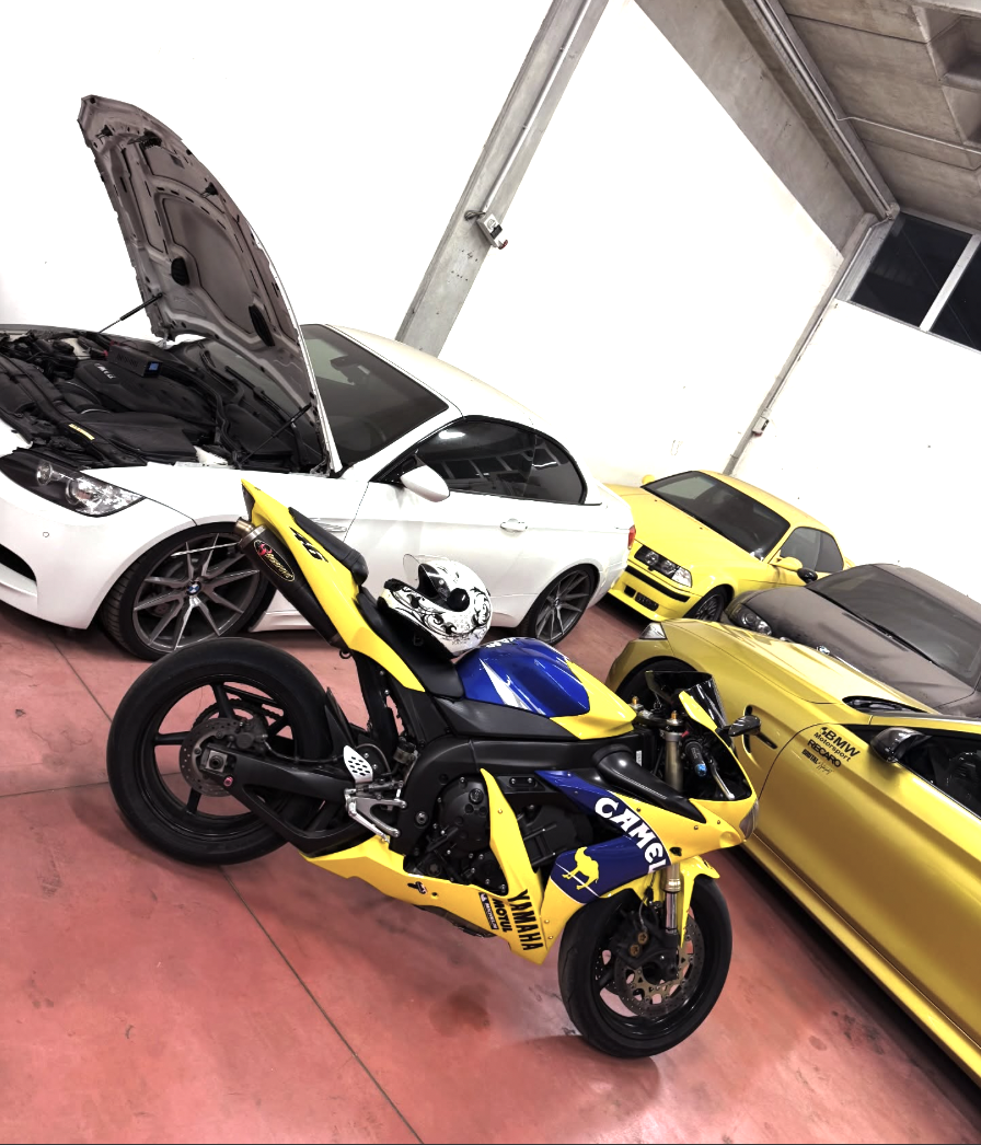 Moto e BMW in officina